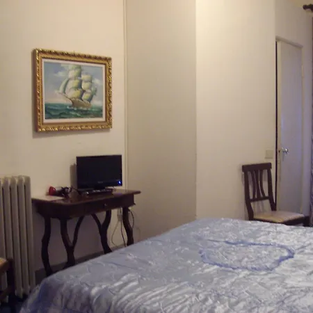 Hotel Anna 2*